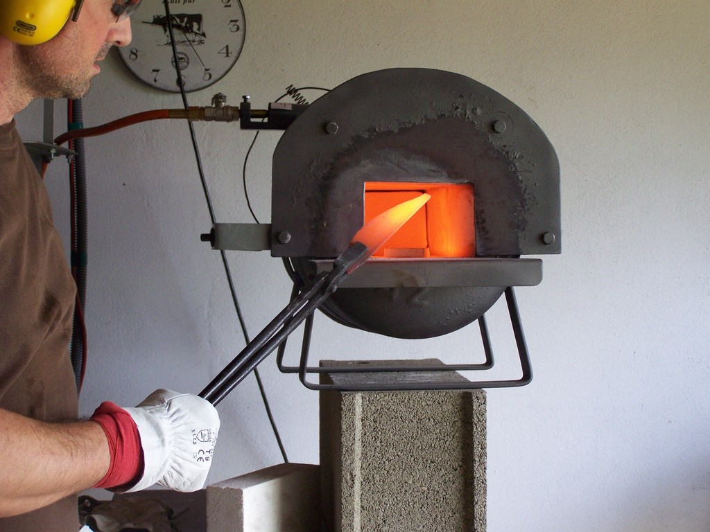 Forges à gaz d'atelier en brique réfractaire : Devis sur Techni